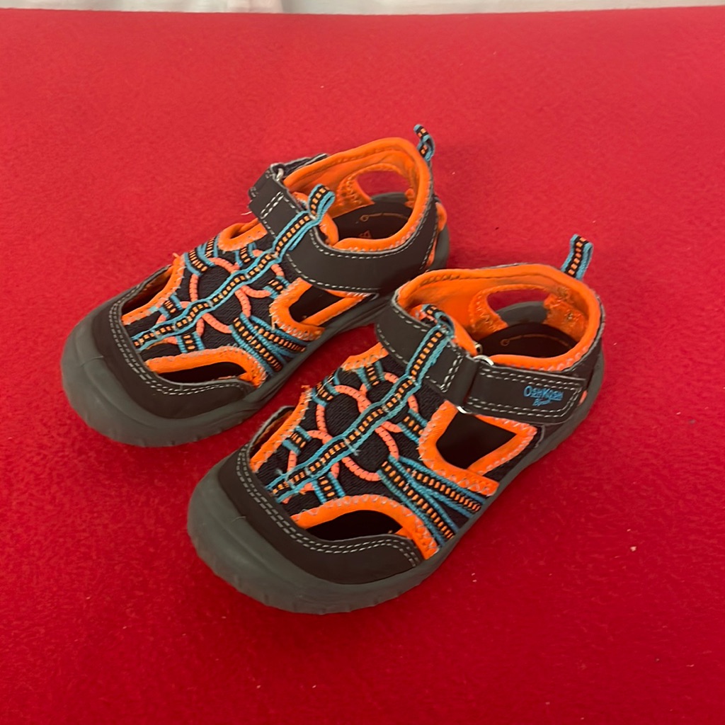 Oshkosh Bosh Boys Sandals Size 9